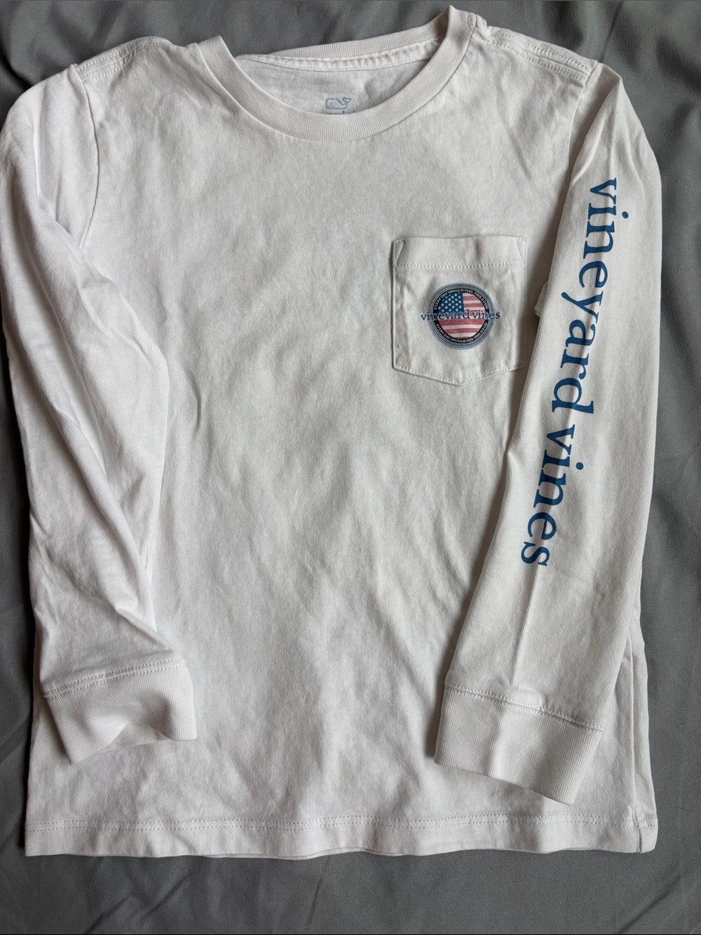 Vineyard Vines White Long-Sleeve Pocket Tee with Blue Sleeve Logo